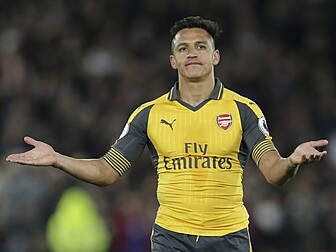 Arsene Wenger reluctant to bre...